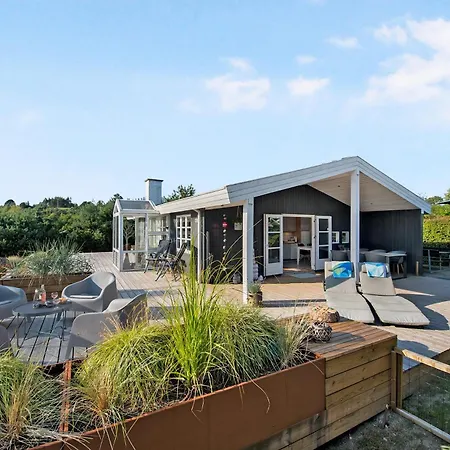 Stunning In With 8 Bedrooms And Internet Holiday home
