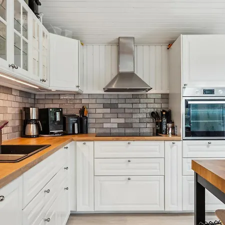 Stunning In With 8 Bedrooms And Internet Holiday home