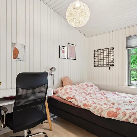 Stunning In With 8 Bedrooms And Internet